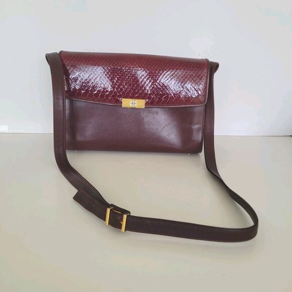 Givenchy Snake Leather Shoulder Bag Clutch Purse Envelope Logo Medium Vintage - Picture 1 of 14